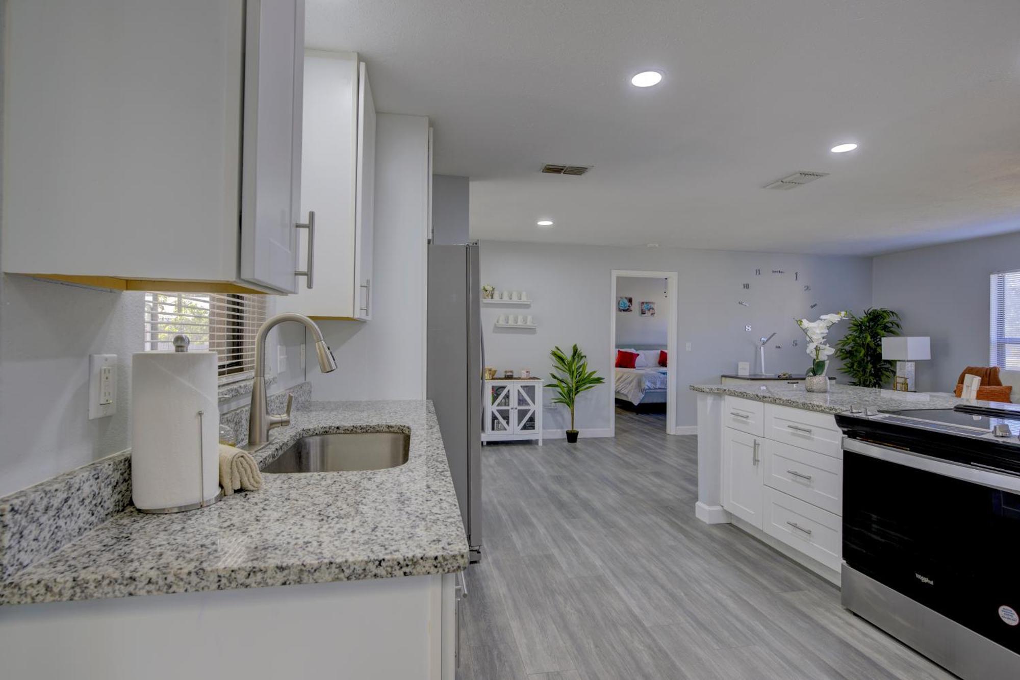 Family Fun Ping Pong, Bbq, Walk To Park Nearby Sarasota Extérieur photo